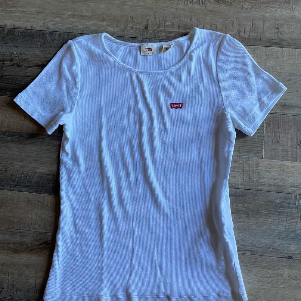 Levi's White Ribbed T-Shirt with Red Tag
